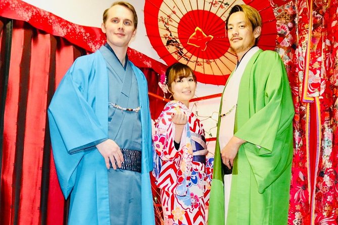 Ride a rickshaw wearing a kimono in Asakusa! Enjoy authentic traditional culture! - What the dressing process is really like