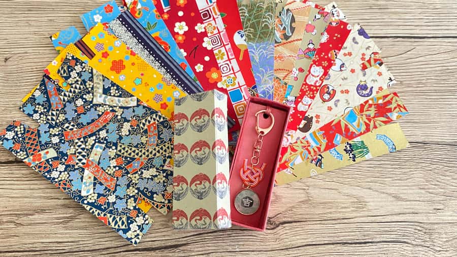 Romantic Mizuhiki Knot and Omikuji Washi Charm Workshop Ueno - A calm stop between Ueno and Asakusa