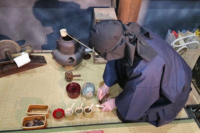 Samurai Experience Tokyo : Samurai Signature (90 min) - Watching an ancient technique demonstration