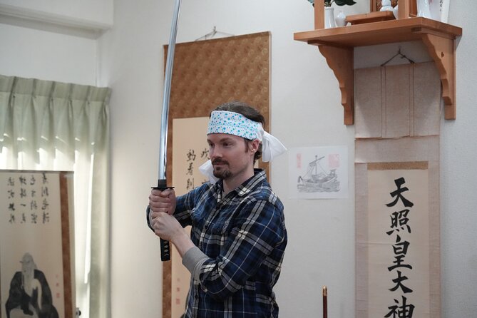 Samurai Sword Training and Katazome Dyeing Experience in Tokyo - The dojo program: watch first, then practice