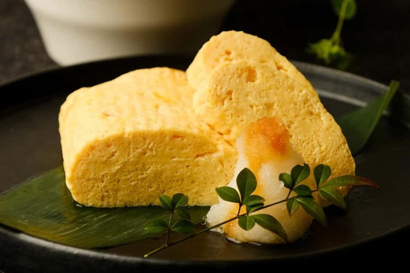 Shibuya Tokyo: Onigiri & Tamagoyaki Cooking Class - Choosing rice before you touch the nori