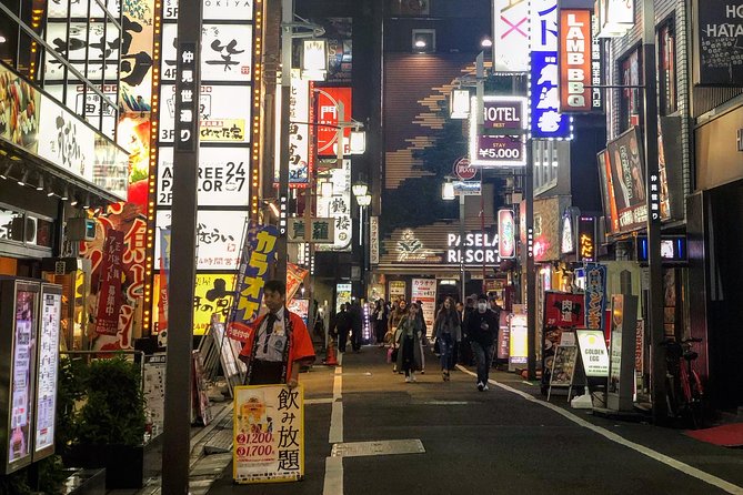 Shinjuku Golden Gai Food Tour - Four food stops, from skewers to sushi