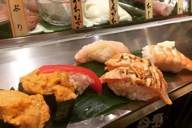 Shinjuku Golden Gai Food Tour in Spanish - Eating through Kabukicho and Shinjuku