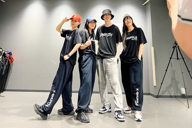Shuffle Dance in Tokyo with a TikTok Star - Intermediate Level - Key points to know before you book