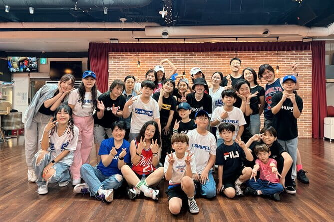 Shuffle Dance in Tokyo with a TikTok Star - Intermediate Level - The 10-minute warm-up sets the pace
