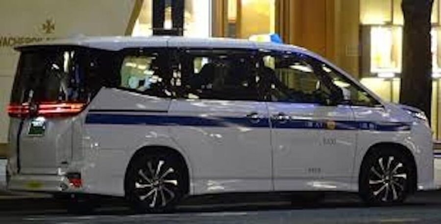Shuttle Van Tour Tokyo for 4 Hours or 6 Hours - Tokyo, Yokohama, and Narita transfer choices