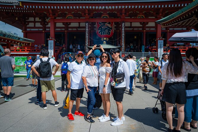 Stroll & Snap:Your Private Portrait Session - Meeting Yu Takada near Kaminarimon Gate