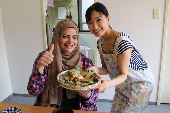 Sushi Cooking Class - Rolling seasonal sushi and shaping temari-sushi