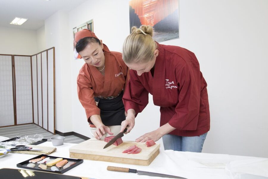 Sushi-Making Experience - Learning three different sushi techniques