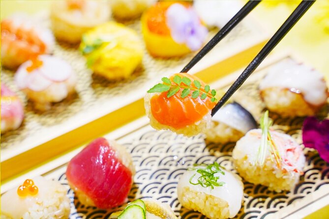 Sushi Making Experience in Shinjuku【Temari】 - English support and the pace at your table