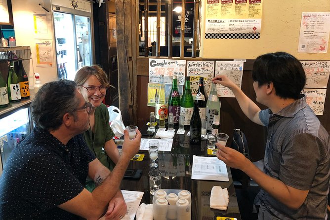 Tasting All Types of Sake with Sommelier - Aki’s teaching style and local advice