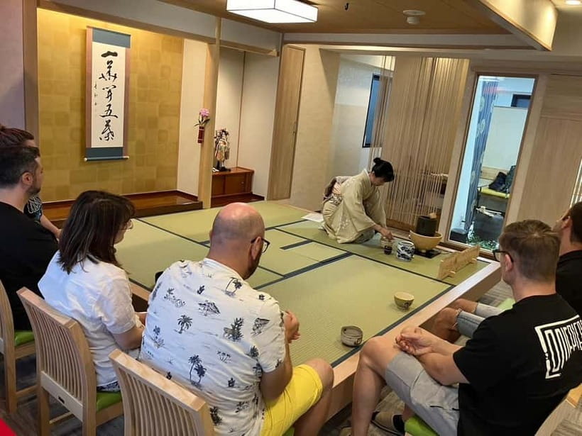 Tea ceremony experience in Japanese-style room 60min - Entering the Wasako tea room in Asakusa