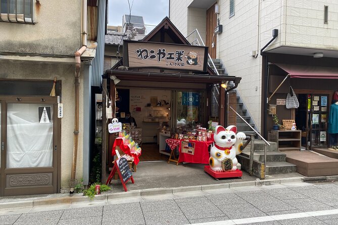 The Old Quarter of Tokyo - Yanaka Walking Tour - Enju-ji Temple and the god of strong legs