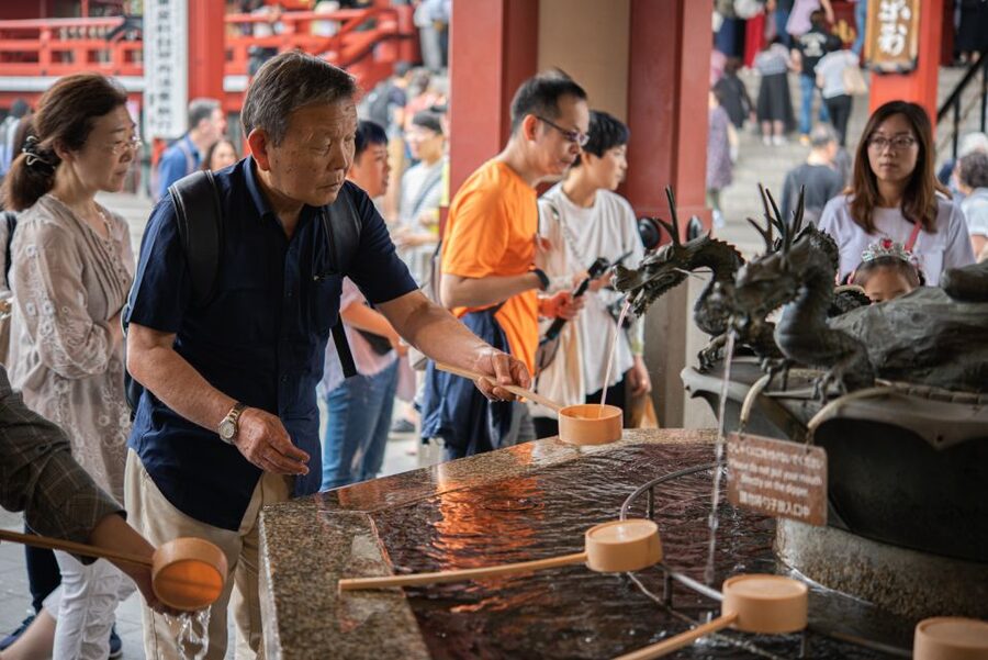 Tokyo: 2-Hour Asakusa Food Hunt & Cultural Tour - How the timing and group size affect the experience