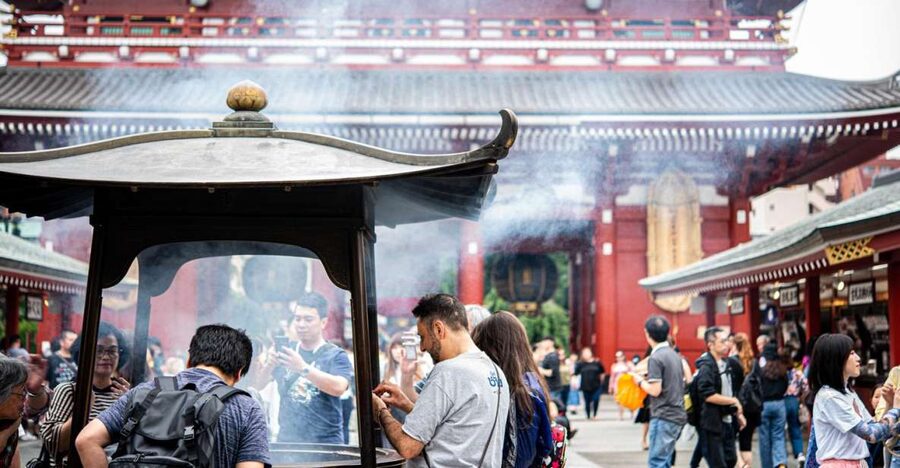 Tokyo: 2-Hour Asakusa Food Hunt & Cultural Tour - Starting with standing sushi and Japanese food manners