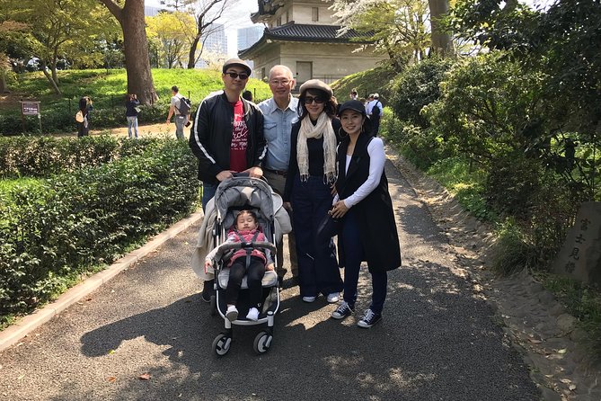 Tokyo 6hr Private Tour with Government-Licensed Guide - Shinjuku Gyoen and Golden Gai