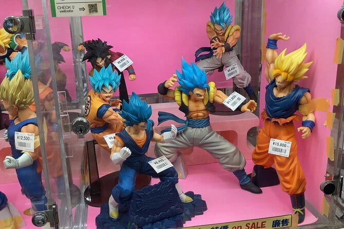 Tokyo Akihabara Anime Manga Video Games and Hidden Gems Tour - Wearing your fandom at gee store!!