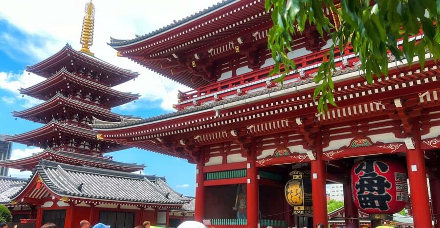 Tokyo: Asakusa and Tokyo’s Oldest Temple Senso-ji Tour - Why Asakusa is one of the best places to begin in Tokyo