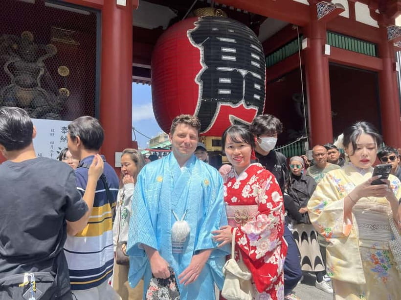 Tokyo: Asakusa and Tokyo’s Oldest Temple Senso-ji Tour - Asakusa Shrine: seeing the Shinto side of the neighborhood