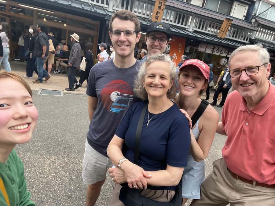 Tokyo: Asakusa, Kappabashi, and Ueno Walking Tour - Senso-ji and a simple lesson in worship