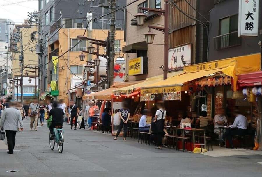 Tokyo: Asakusa, Kappabashi, and Ueno Walking Tour - Kappabashi, where Tokyo shops for its restaurants