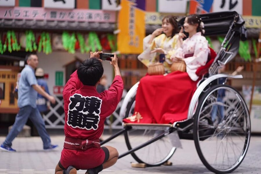 Tokyo: Asakusa tour by rickshaw - Senso-ji, Kaminarimon, and the Photo Stop