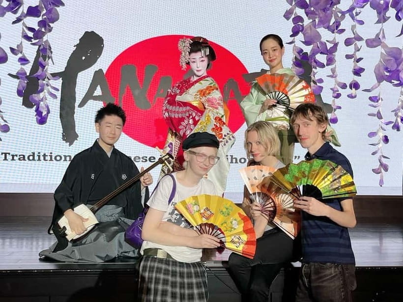 Tokyo: Authentic Japanese Dance Show ticket by professionals - Watching the dancers from close range