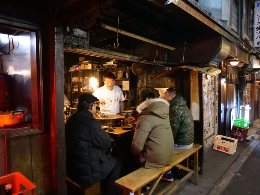 Tokyo: Bar-Hopping Tour in Shinjuku - Small details that make the night easier