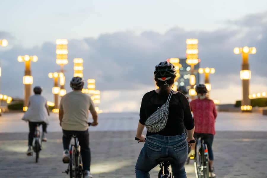 Tokyo Bay Area: Sunset Night View 3h E-bike Guided Bike Tour - Who should book this ride?