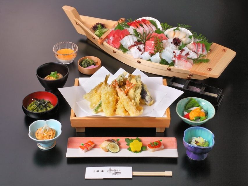 Tokyo Bay: Traditional Japanese Yakatabune Dinner Cruise - A traditional boat ride with Tokyo lights outside