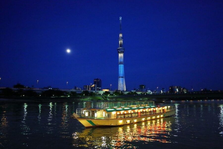 Tokyo Bay: Traditional Japanese Yakatabune Dinner Cruise - The roof deck and Tokyo Skytree stop