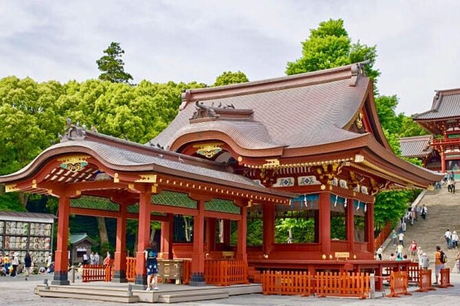 Tokyo: Bus Tour to Kamakura Great Buddha & Enoshima with Pickup - Riding the Enoden streetcar along the Shonan coast