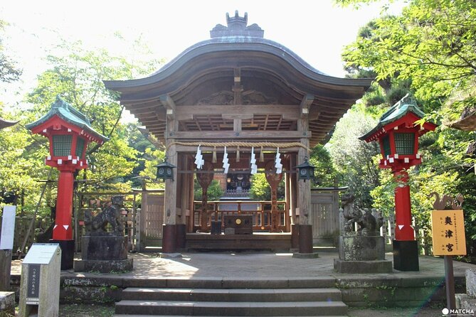 Tokyo: Bus Tour to Kamakura Great Buddha & Enoshima with Pickup - Tsurugaoka Hachimangu Shrine and Kamakura’s shogun past