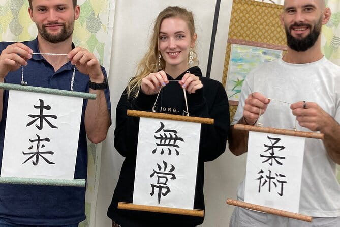 Tokyo: Calligraphy and Kakejiku (Hanging Scroll) Workshop - Choosing the piece that becomes your artwork