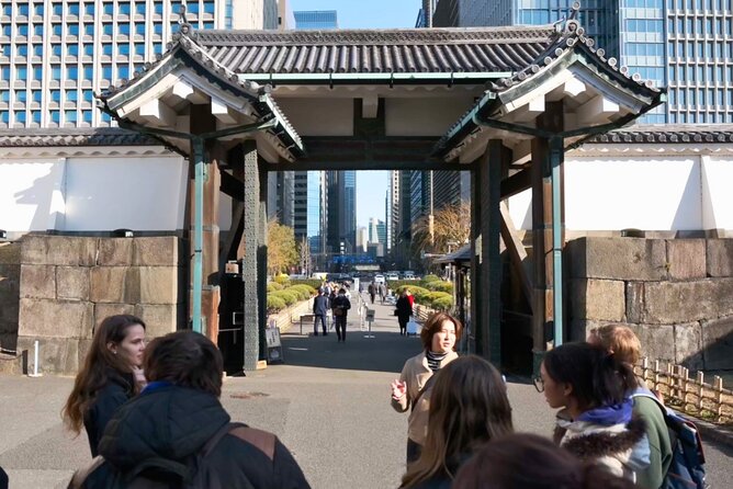 Tokyo Castle, Imperial Palace, Shogun & Garden Walking Tour - Guardhouse remains and samurai-era stories