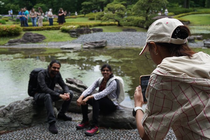 Tokyo Castle, Imperial Palace, Shogun & Garden Walking Tour - What the two-hour schedule really gives you