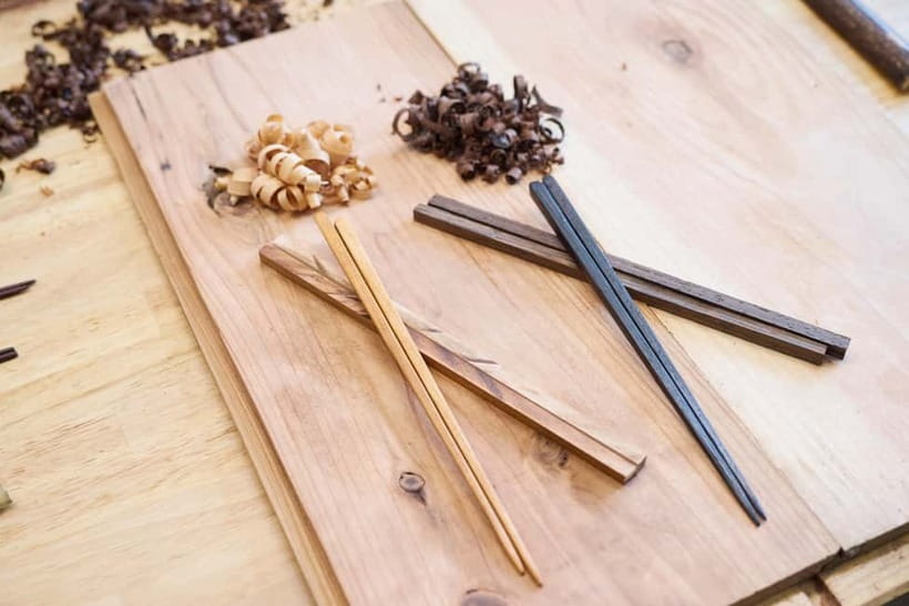 Tokyo: Chopstick Making Workshop with Artisan - Choosing extras and personalizing the final pair