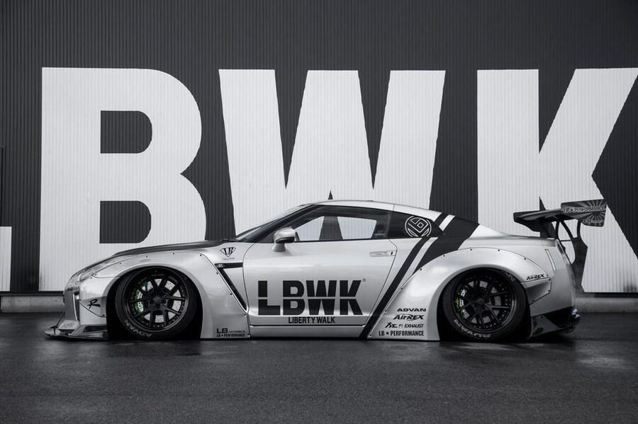 Tokyo: Daikoku Self-Drive R35 GT-R Custom Car Experience - The driving setup and pace