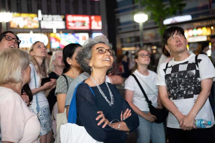 Tokyo: Dark Side of Tokyo Shinjuku Red Light Walking Tour - What the guides add to the experience