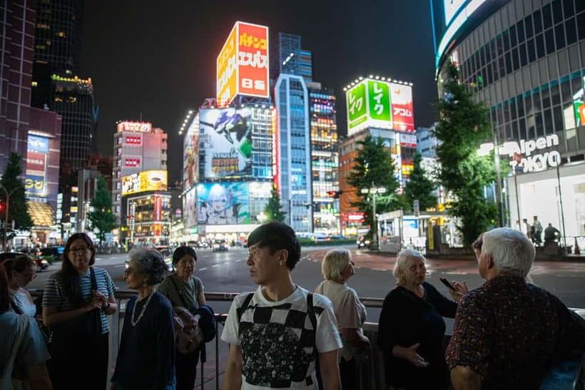 Tokyo: Dark Side of Tokyo Shinjuku Red Light Walking Tour - Meeting at one of the world’s busiest stations