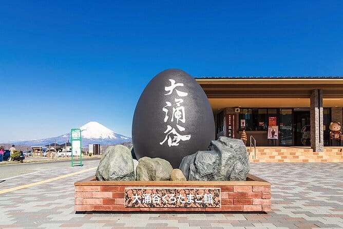 Tokyo Day Tour in Mt. Fuji, Lake Ashi Cruise and Owakudani Cable - The 25-minute Lake Ashi pirate ship cruise