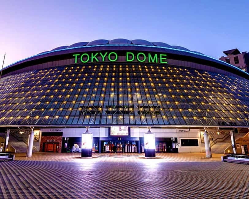 Tokyo Dome: Yomiuri Giants Baseball Game Ticket with Towel - Picking up your ticket at Gate 20