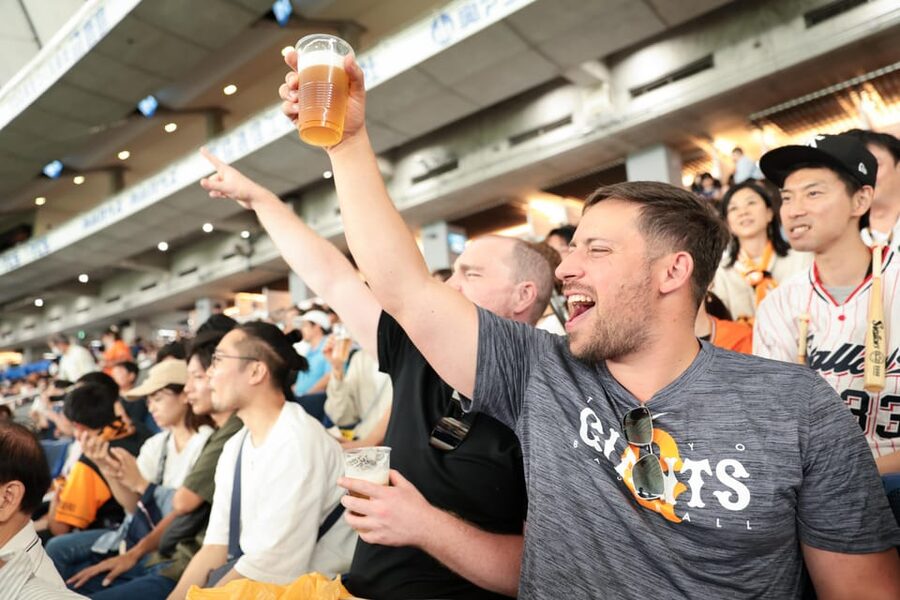 Tokyo Dome: Yomiuri Giants Baseball Game Ticket with Towel - Choosing the best game date