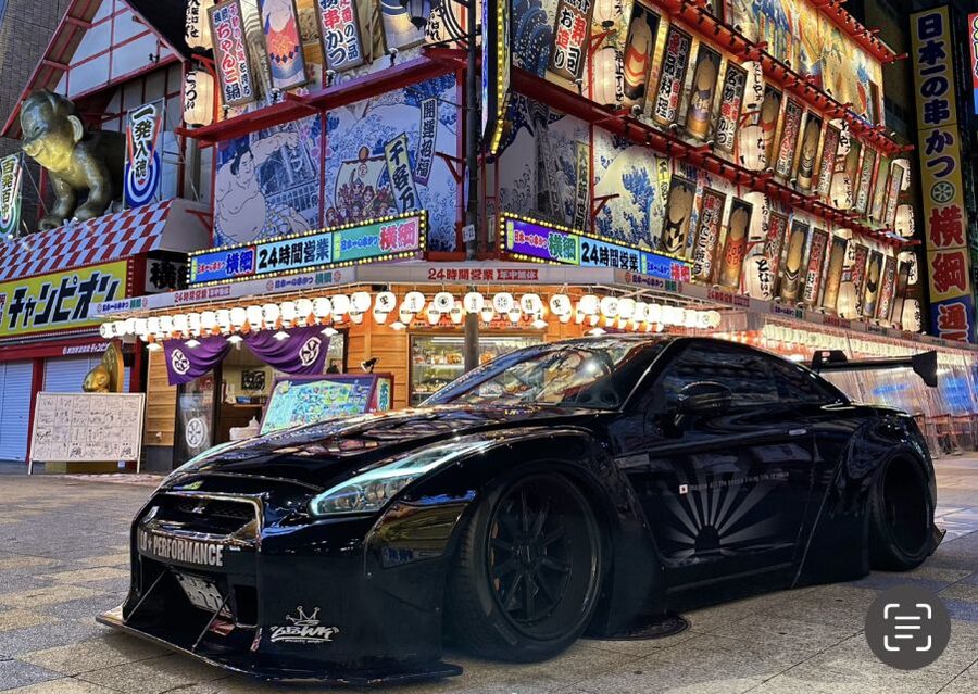 Tokyo Drift: GO Daikoku Car Meet R34 Skyline Car Club - Rolling photographs and time with the cars
