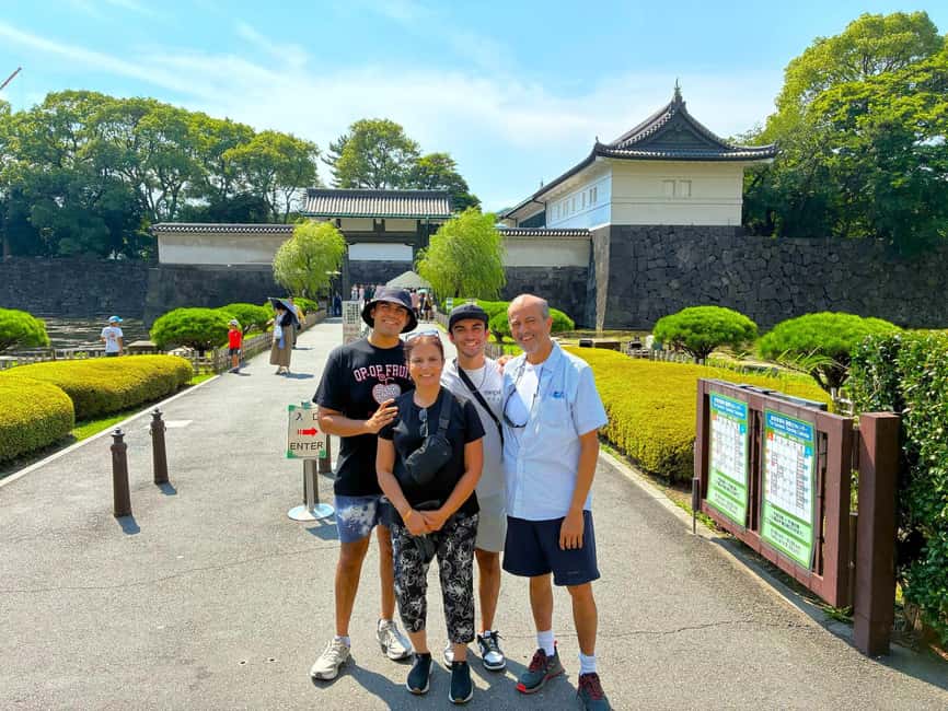 Tokyo: Edo Castle and Imperial Palace Guided Tour - Entering through Otemon Gate