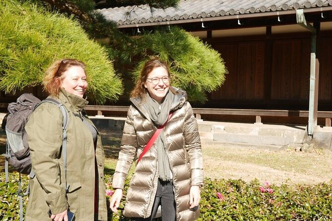 Tokyo: Edo Castle & East Garden of the Imperial Palace Tour - Entering the East Gardens, not the Inner Palace