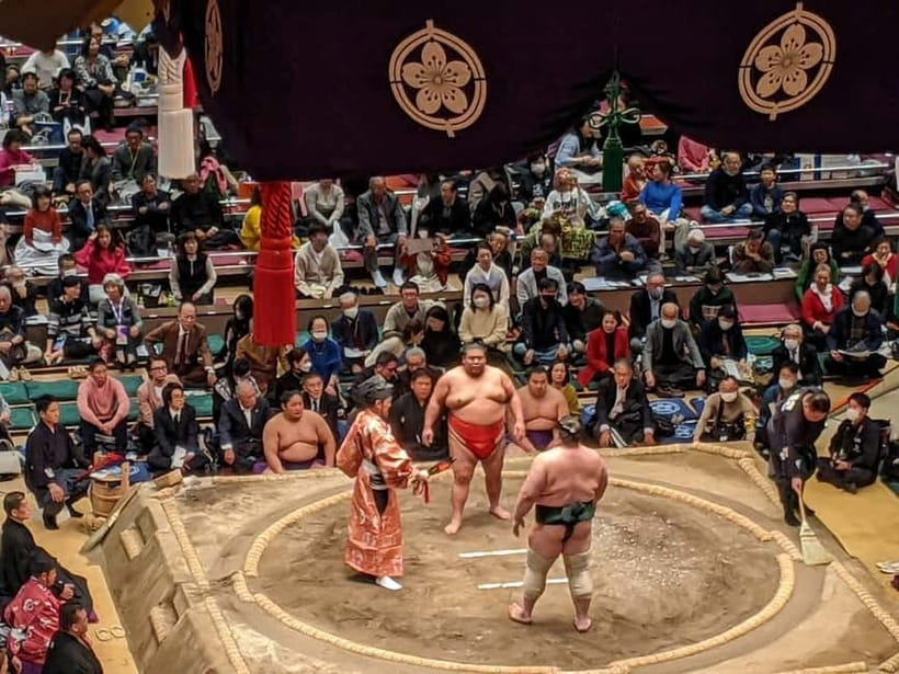 Tokyo: Enjoy Sumo match and know about it! [Ticket included] - The 4 p.m. to 6 p.m. Sumo Atmosphere