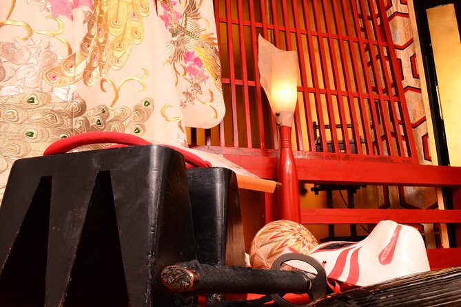 Tokyo Geisha or Oiran Dress-Up Experience and Professional Photos - Why the makeup takes center stage
