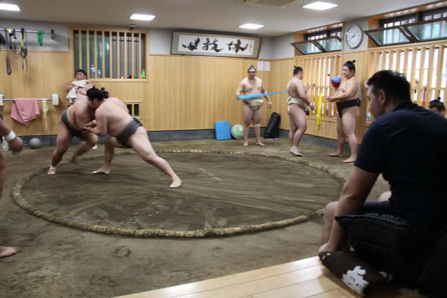 Tokyo: Grand Sumo Morning Training Tour - The closing photo and end of the visit
