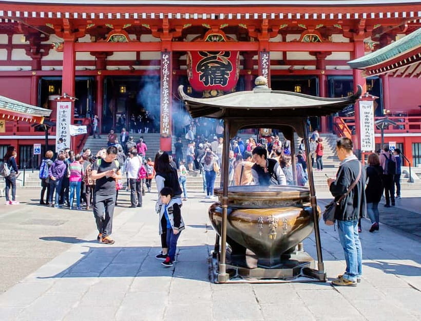 Tokyo: Half-Day Morning Small Group Tour - Nijubashi Bridge and the classic palace view